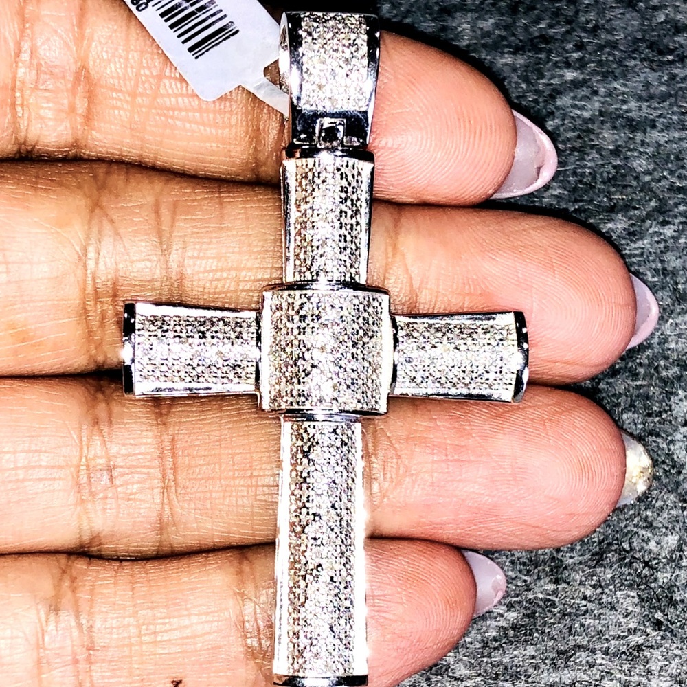 REAL DIAMOND CROSS pendant. NOT CZ NOT MOISSANITE